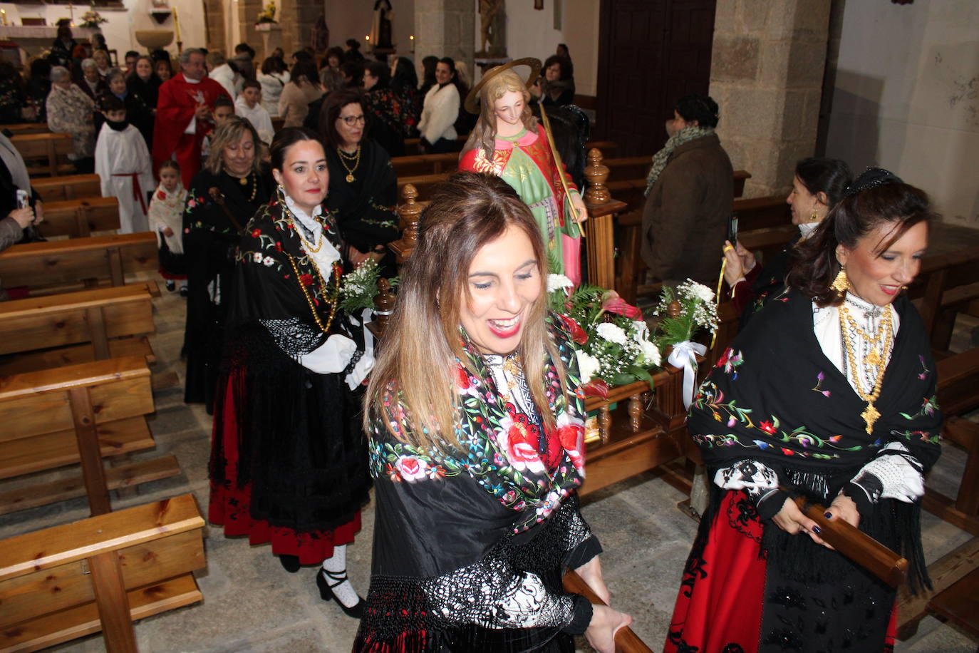 Las mujeres de Los Santos se vuelcan con las celebraciones en honor a Santa Águeda