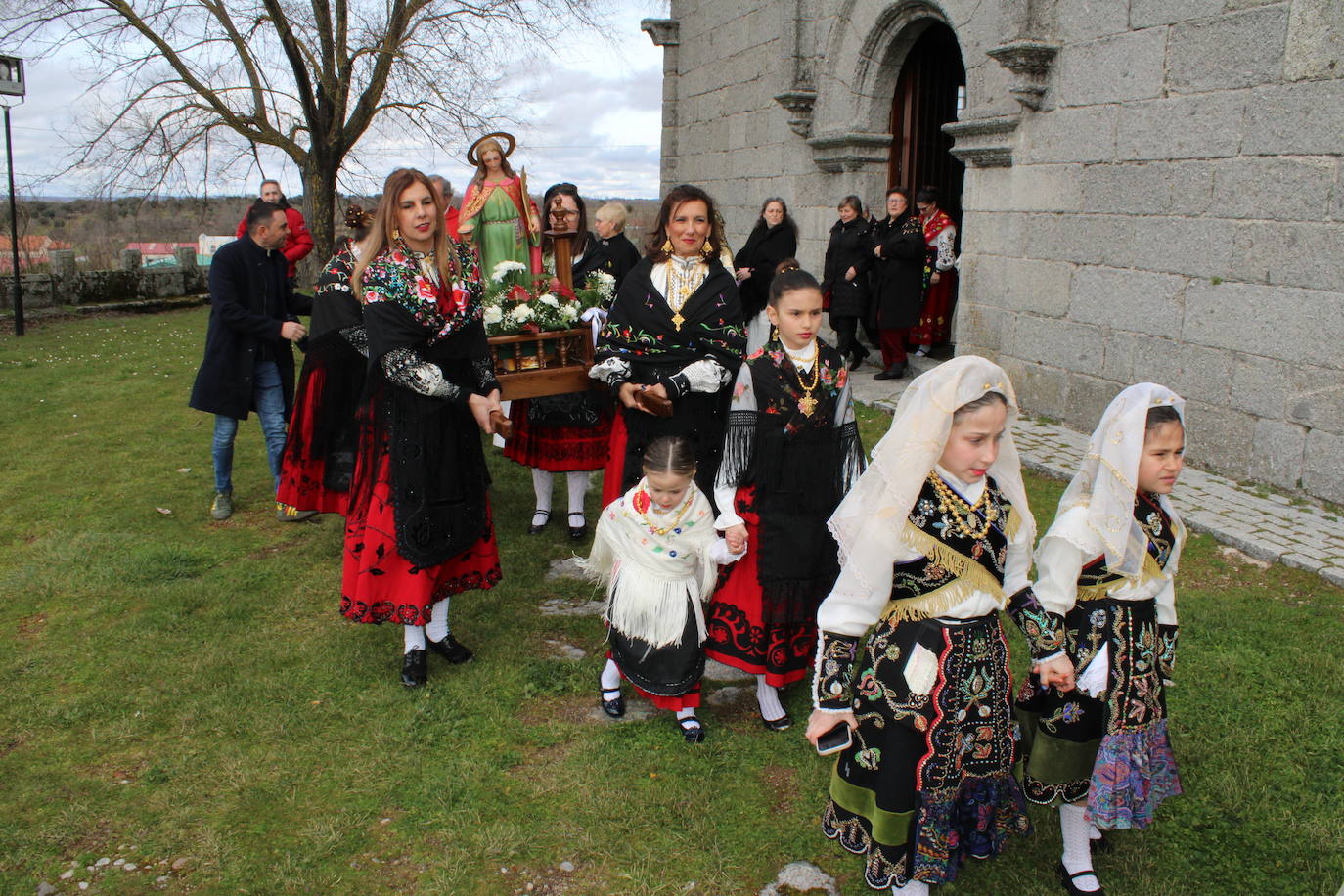 Las mujeres de Los Santos se vuelcan con las celebraciones en honor a Santa Águeda