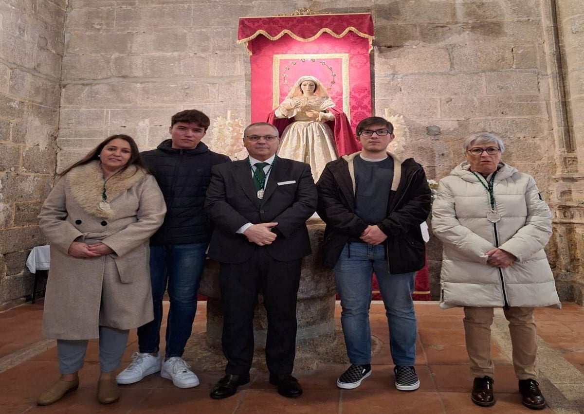 Imagen secundaria 1 - La Esperanza de Peñaranda contrata al &#039;Brass Quintet&#039; para acompañar a la Virgen