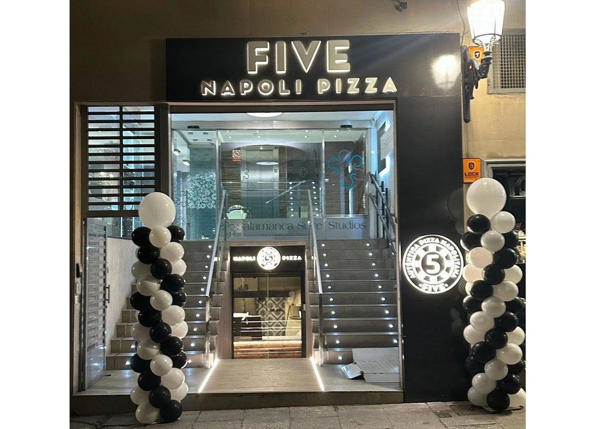 El establecimiento ubicado en la Plaza de la Libertad abrió sus puertas hace unos días.