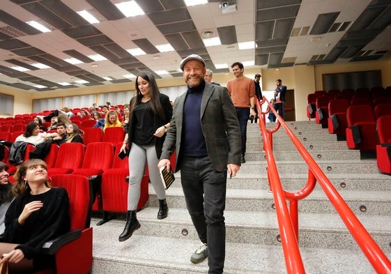 Iván Escobar, en una visita a la Facultad de Comunicación.