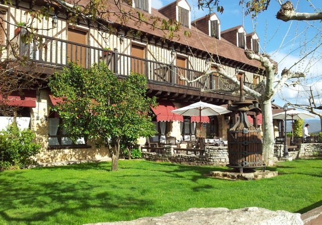 Hotel restaurante en Sotoserrano.