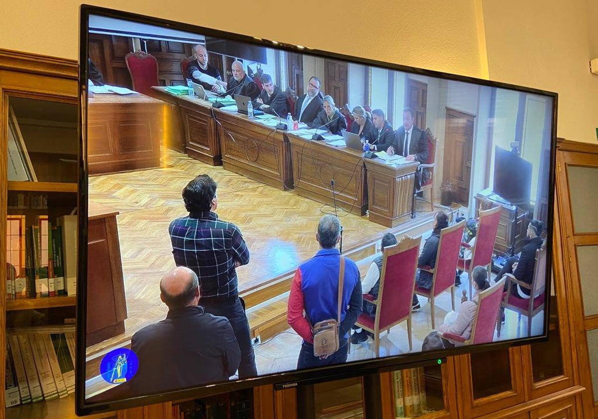 Imagen de 'streaming' del juicio que, en el año 2023, acogió la Audiencia Provincial.