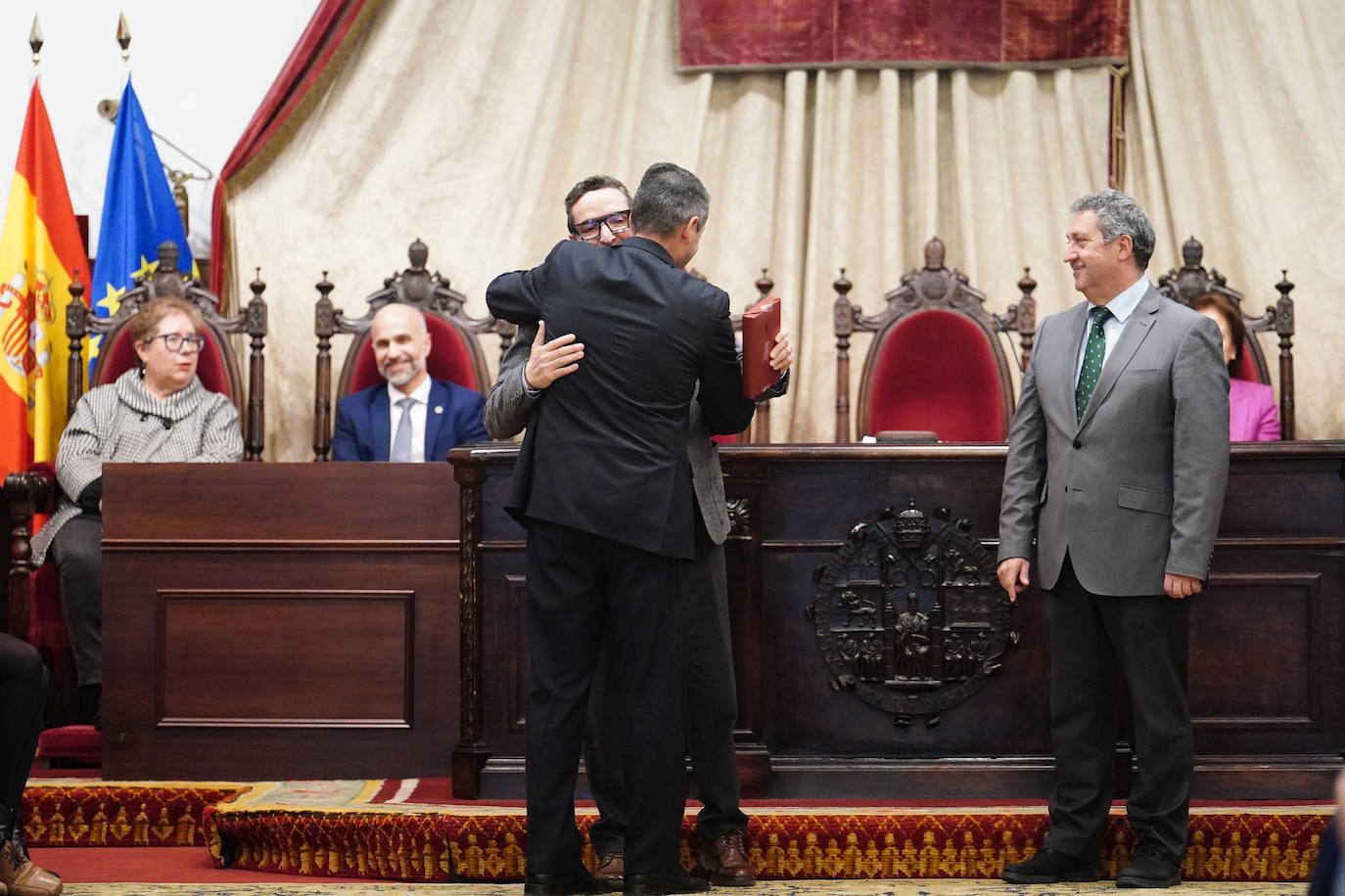 La Universidad rinde homenaje al personal técnico, de gestión y de administración y servicios