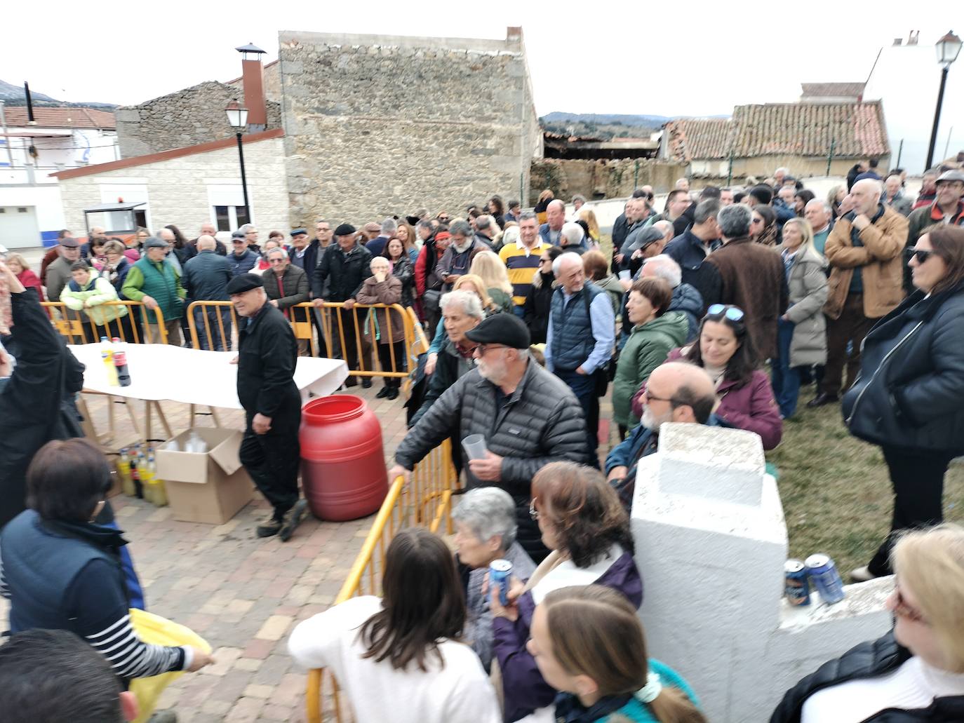 Santibáñez de Béjar disfruta de una multitudinaria fiesta de la matanza