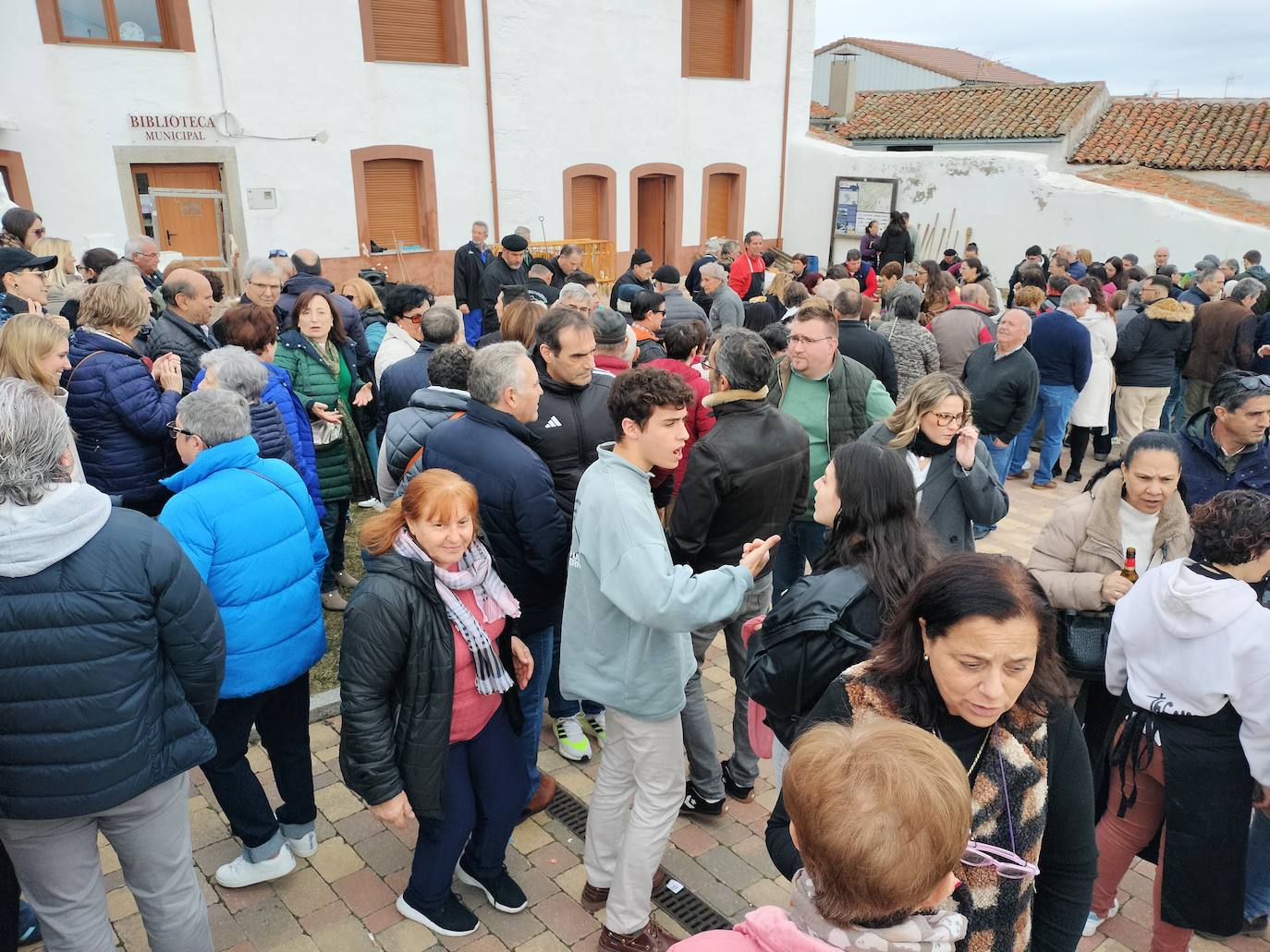 Santibáñez de Béjar disfruta de una multitudinaria fiesta de la matanza