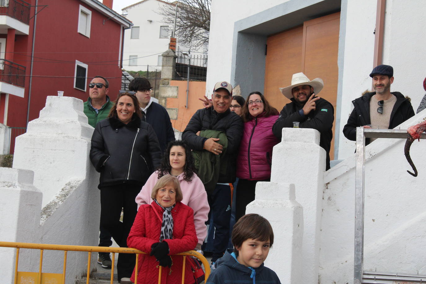 Santibáñez de Béjar disfruta de una multitudinaria fiesta de la matanza