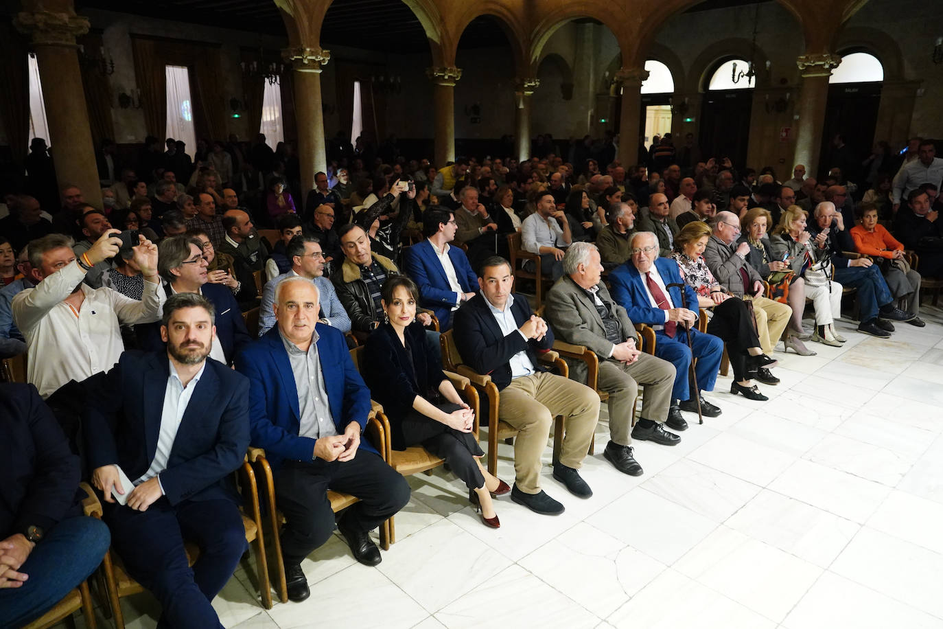 Salamanca arropa a Damián Castaño ante el gran reto de su vida