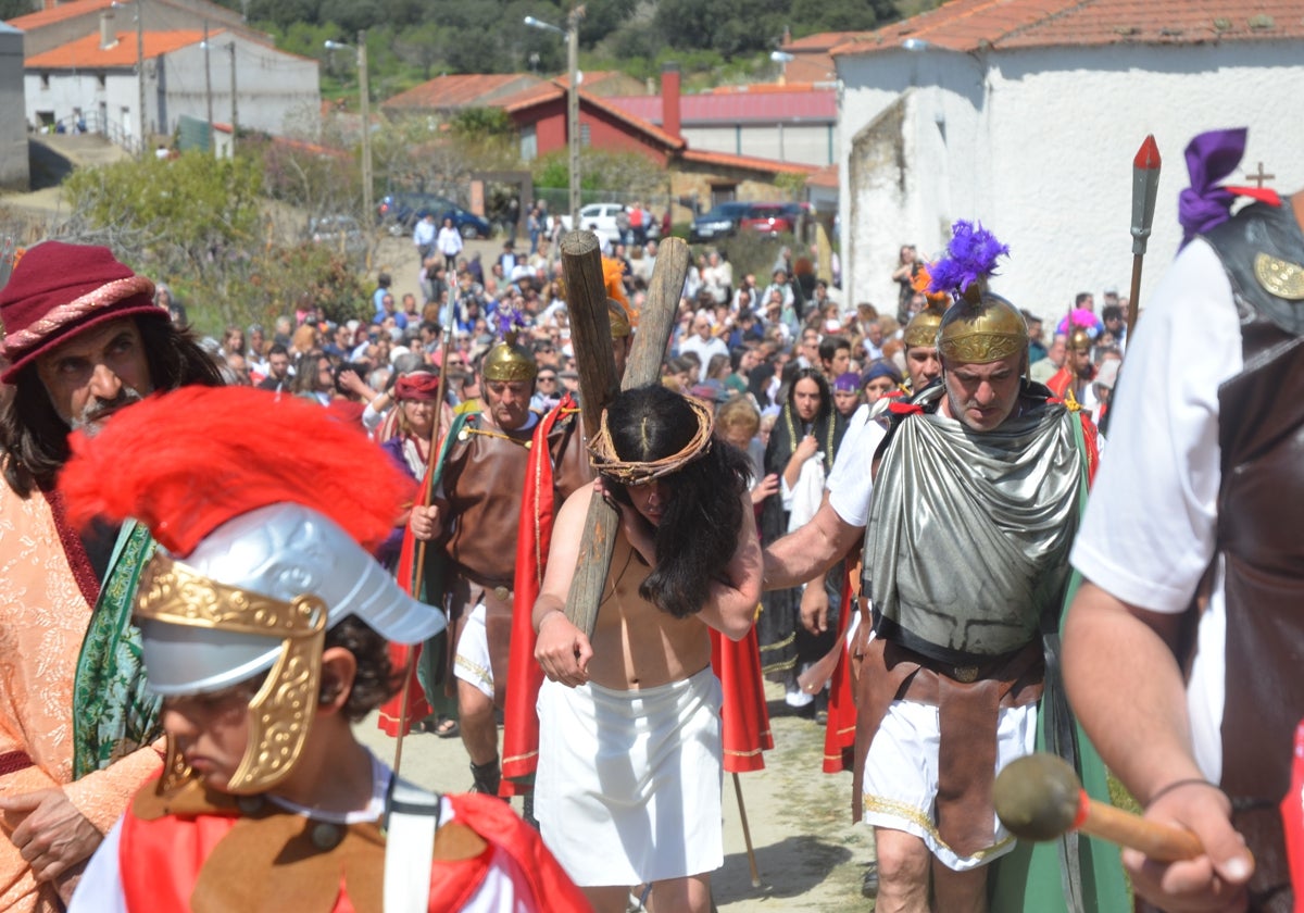 Un momento de La Pasión en Serradilla del Arroyo.