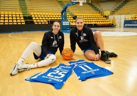 Lekovic y Jespersen, en el Pabellón de Würzburg, con sus camisetas.