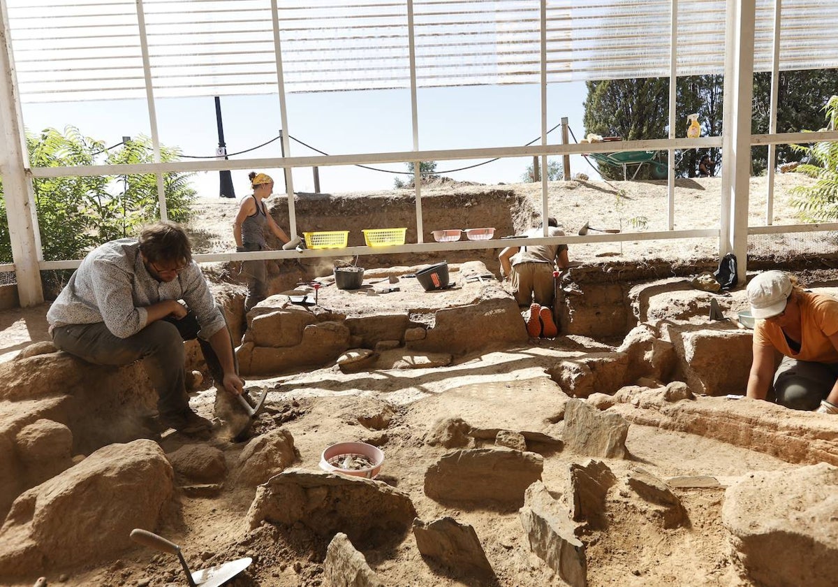 Una de las últimas excavaciones arqueológicas en el Cerro de San Vicente.