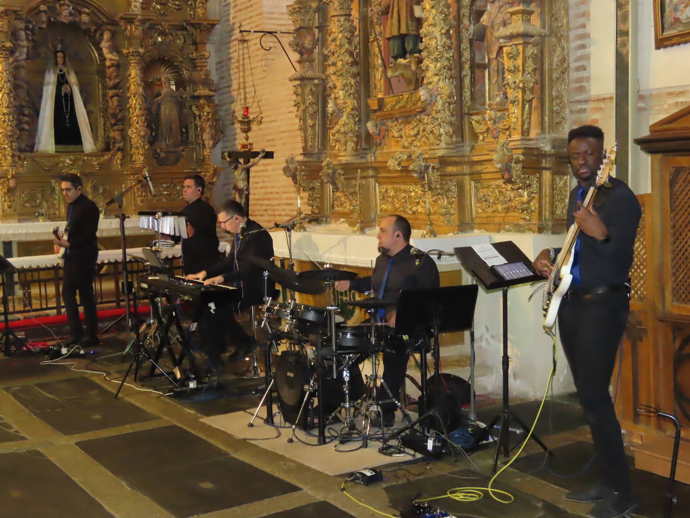 La iglesia de Zorita de la Frontera se llena con la música gospel