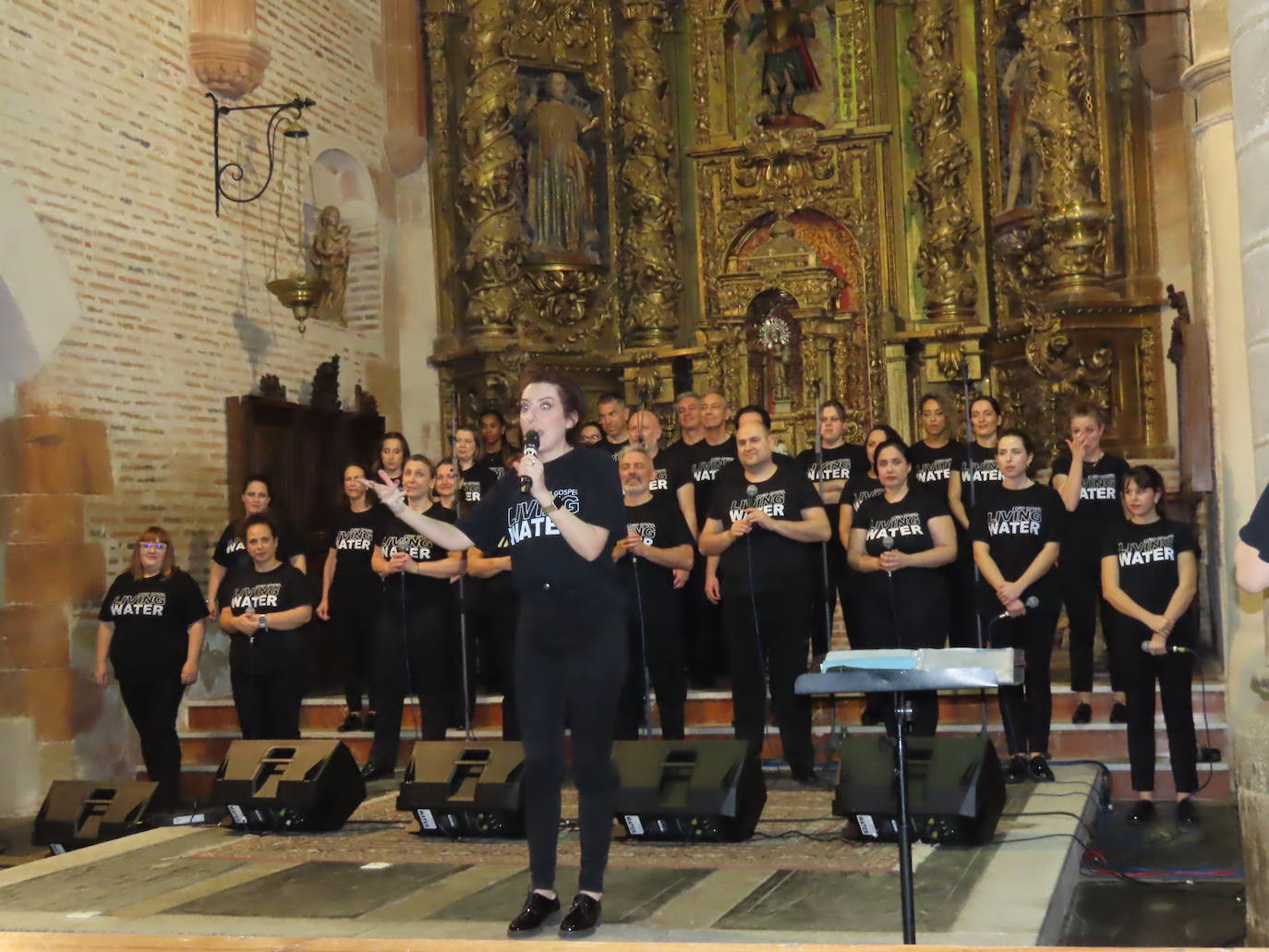 La iglesia de Zorita de la Frontera se llena con la música gospel