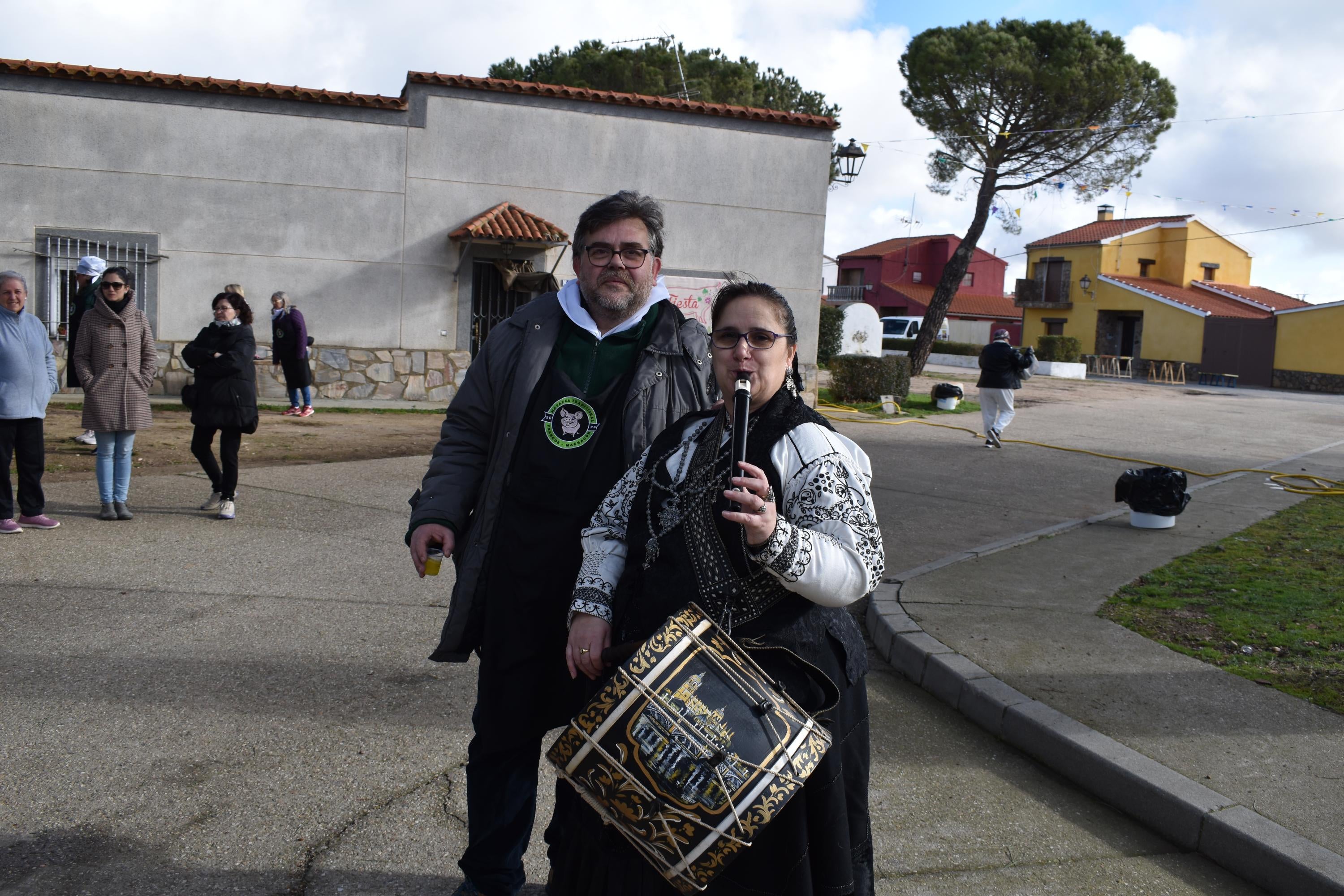 Fiesta de estreno en torno al cerdo en Nuevo Francos con más de 300 comensales