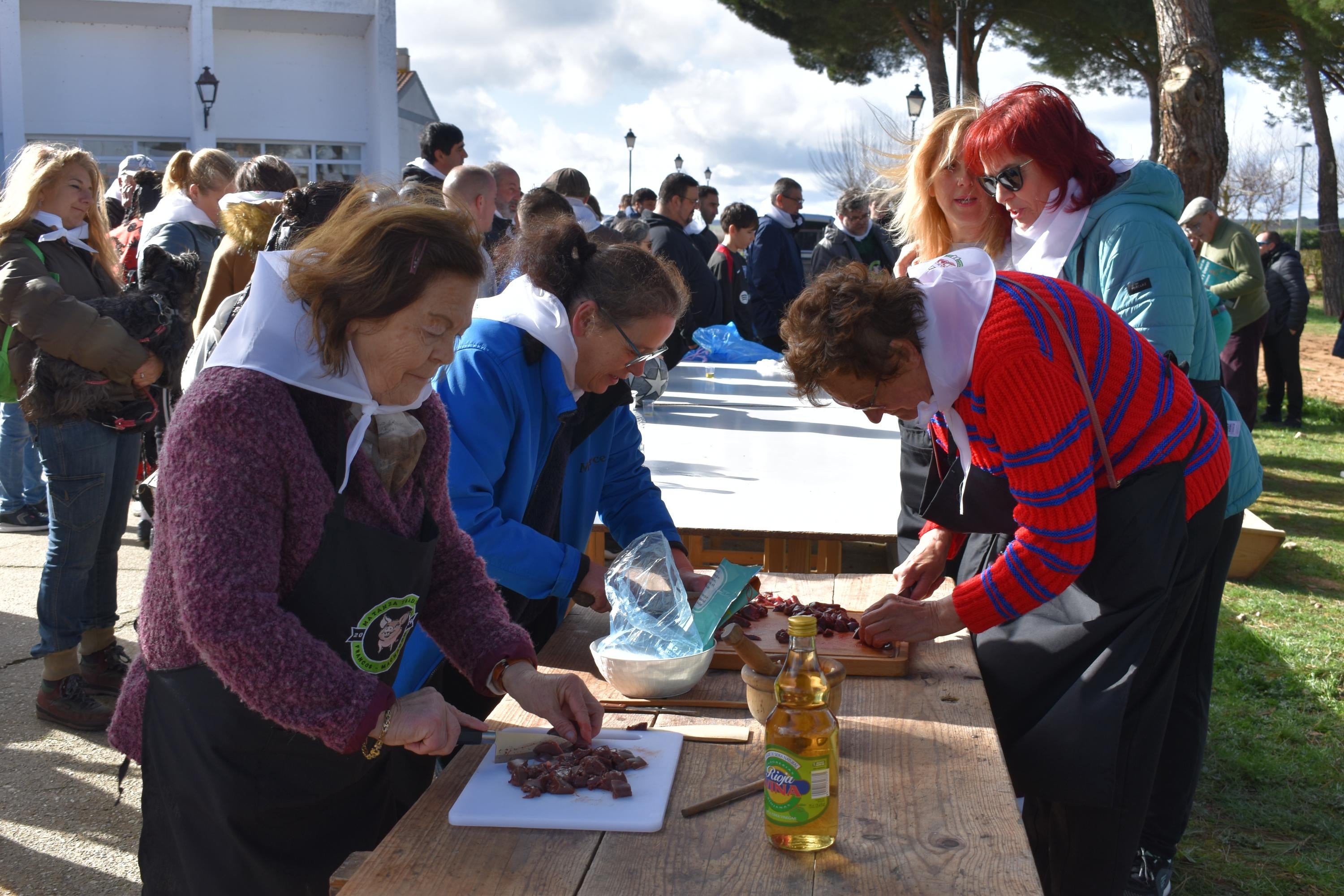 Fiesta de estreno en torno al cerdo en Nuevo Francos con más de 300 comensales