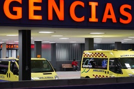 Ambulancias en Urgencias del Hospital de Salamanca.