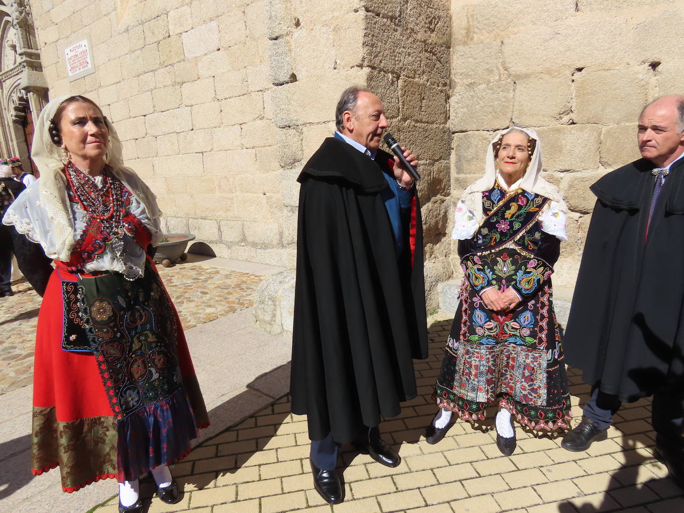 Macotera se convierte en la capital de la indumentaria charra