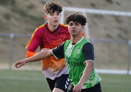 Partido entre el Cristo Rey y el Carbajosa de la Sagrada, de la Tercera División cadete.