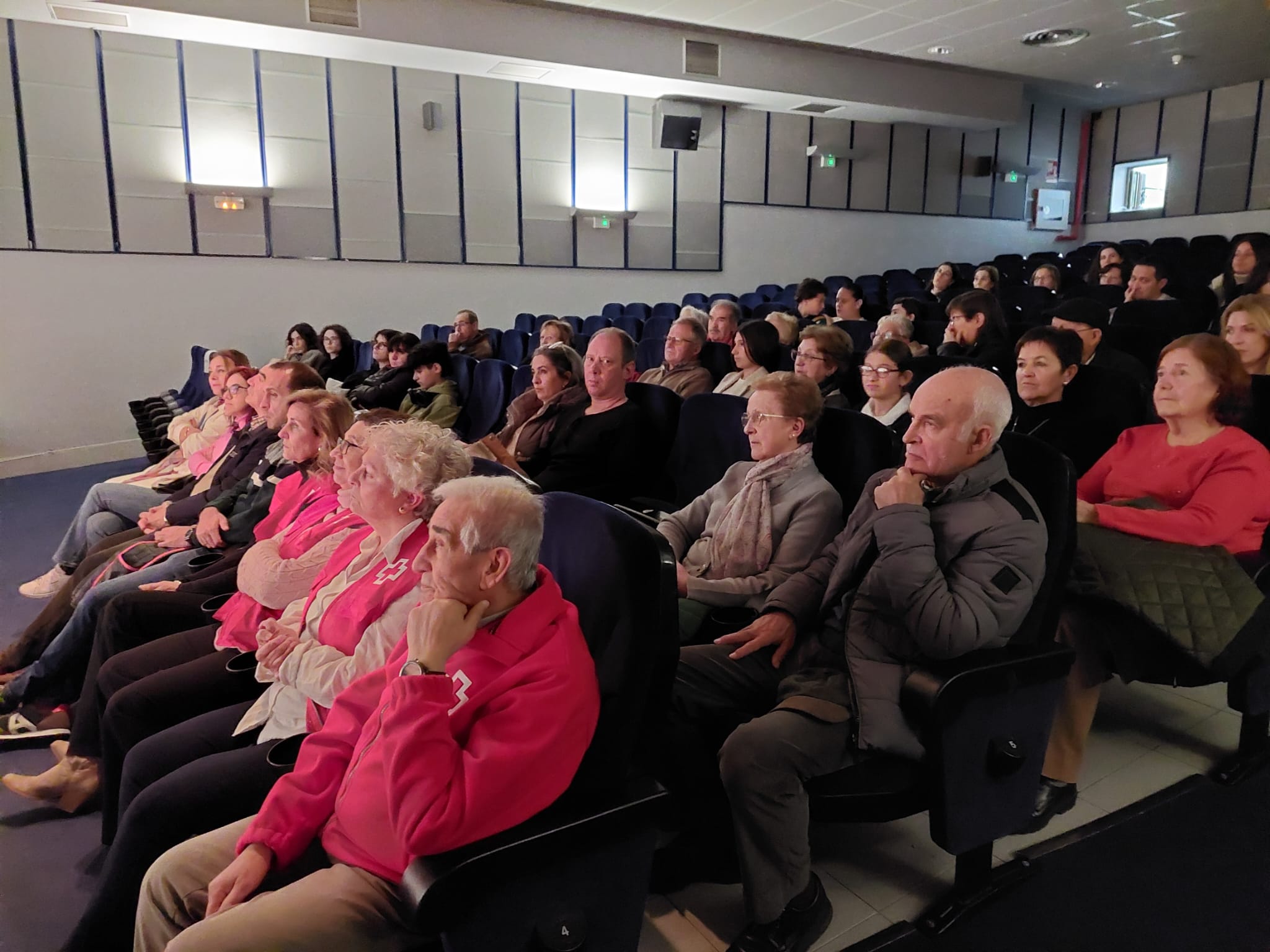 Santa Marta acoge una gala de Cruz Roja que rinde homenaje a voluntarios, socios y colaboradores