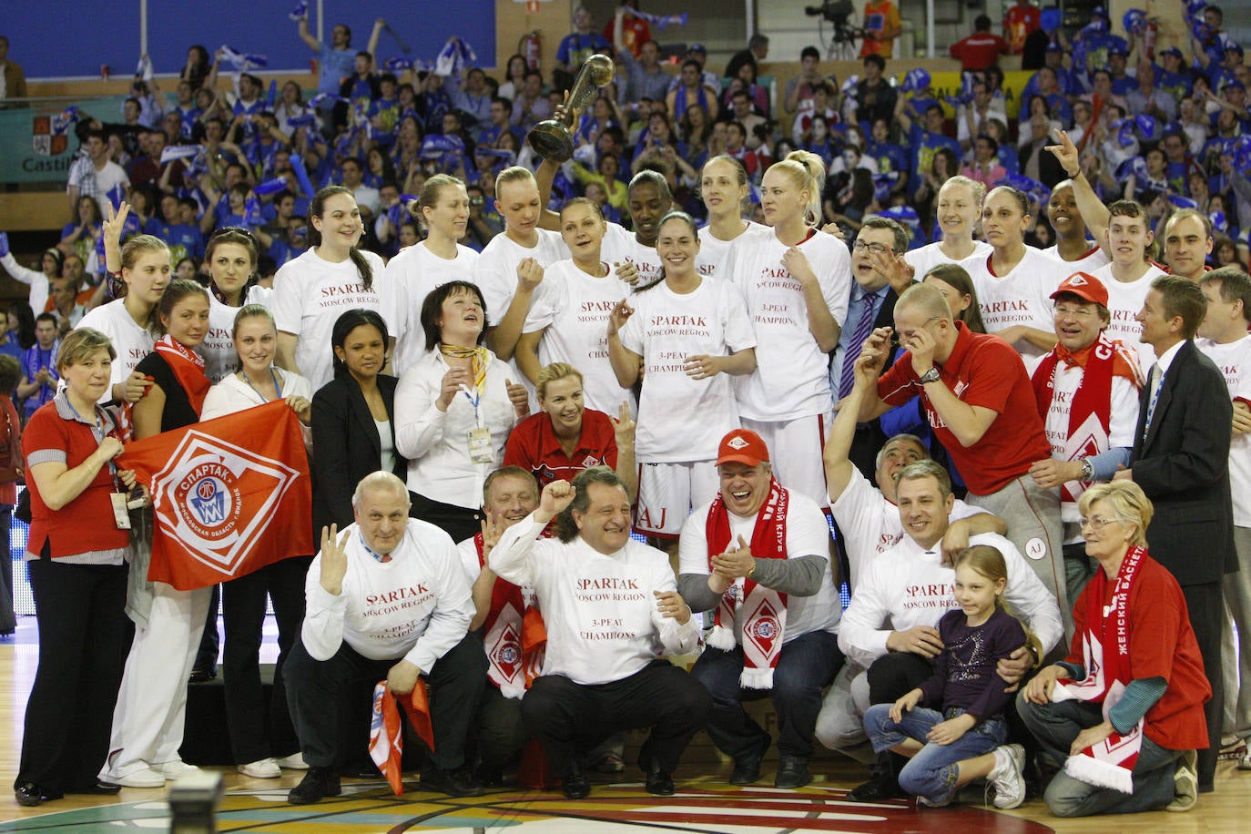 Final Four de la Euroliga femenina en Würzburg. Final Spartak de Moscú vs Halcón Avenida (85-70). El Spartak ganó su tercera Euroliga consecutiva y Taurasi fue elegida MVP de la Final Four.