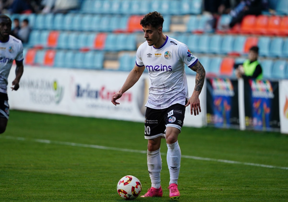 Álex Caramelo, en su vuelta al terreno de juego este pasado domingo.