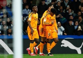 Vinícius, Bellingham y Endrick celebran el único gol marcado ante la Real Sociedad en el Reale Arena.