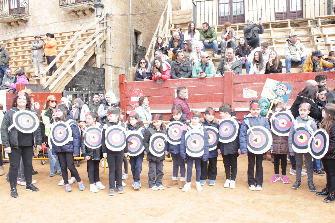 Los más pequeños dan el pistoletazo de salida al Carnaval del Toro