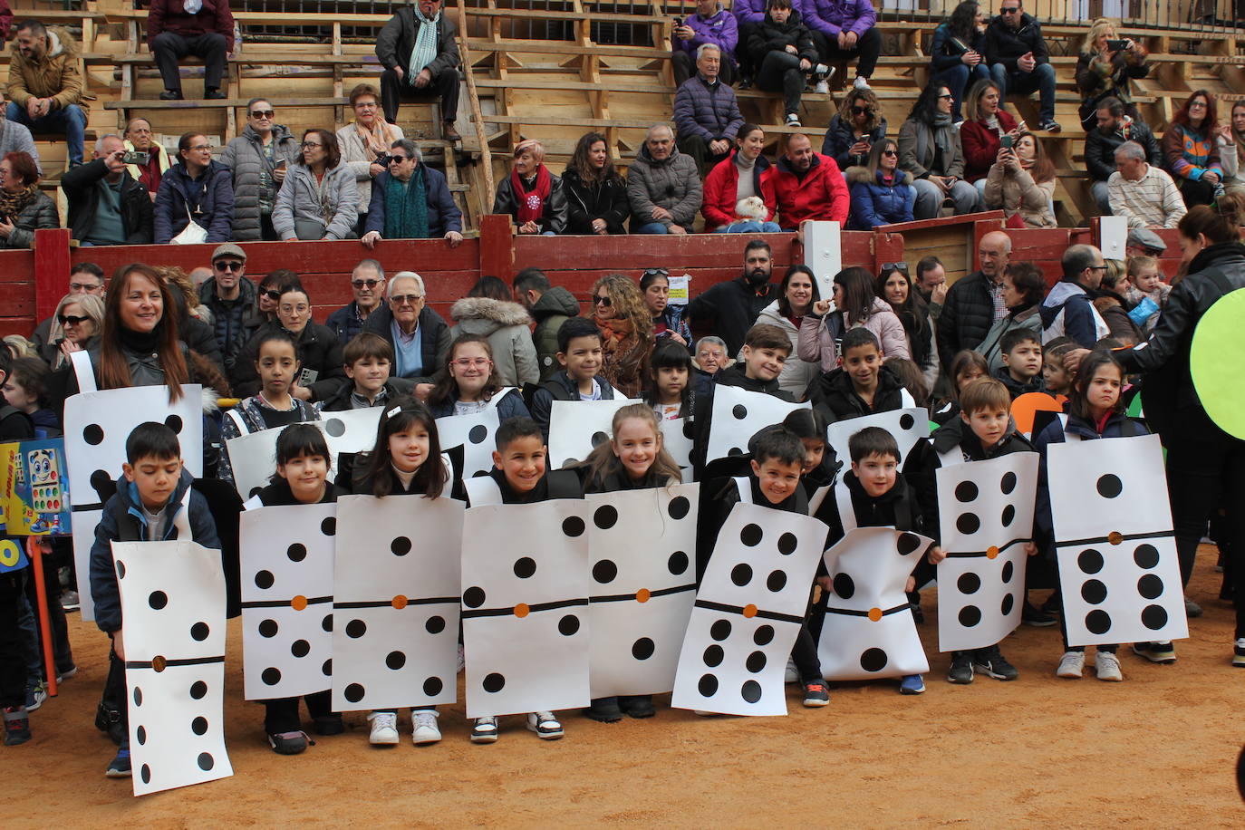 Los más pequeños dan el pistoletazo de salida al Carnaval del Toro