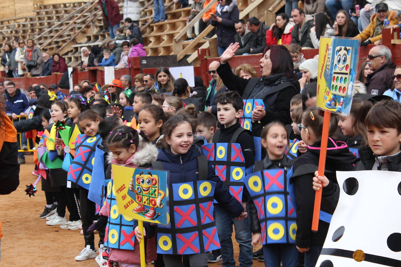 Los más pequeños dan el pistoletazo de salida al Carnaval del Toro