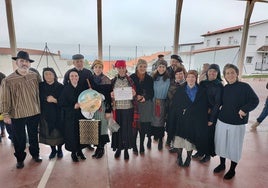 Momento de la entrega del reconocimiento a los matanceros