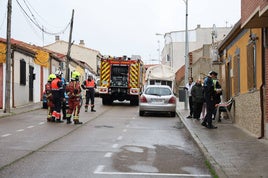 Bomberos en el lugar del incidente.