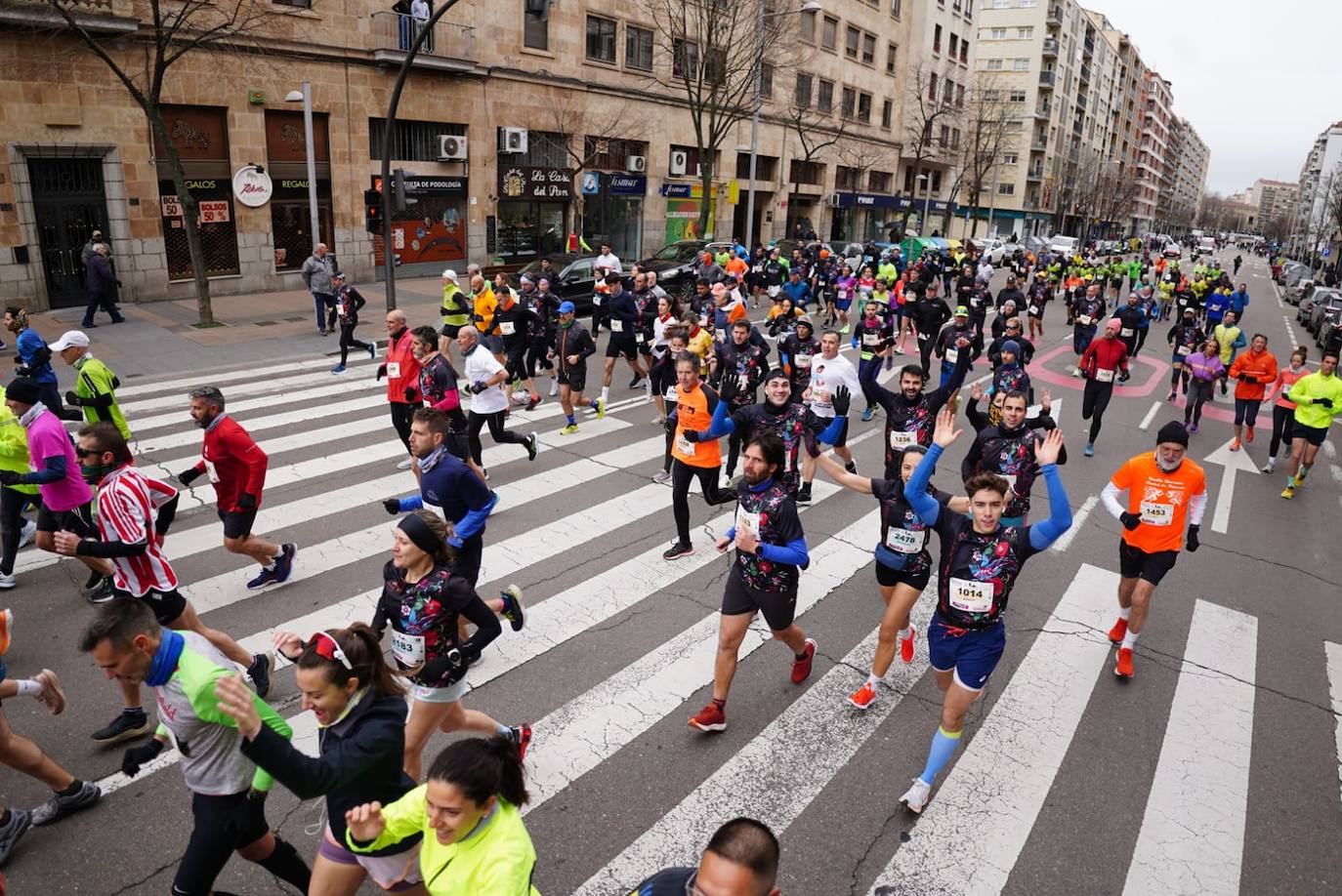 Todas las imágenes de cómo miles de salmantinos desafían al frío en la XIII Media Maratón