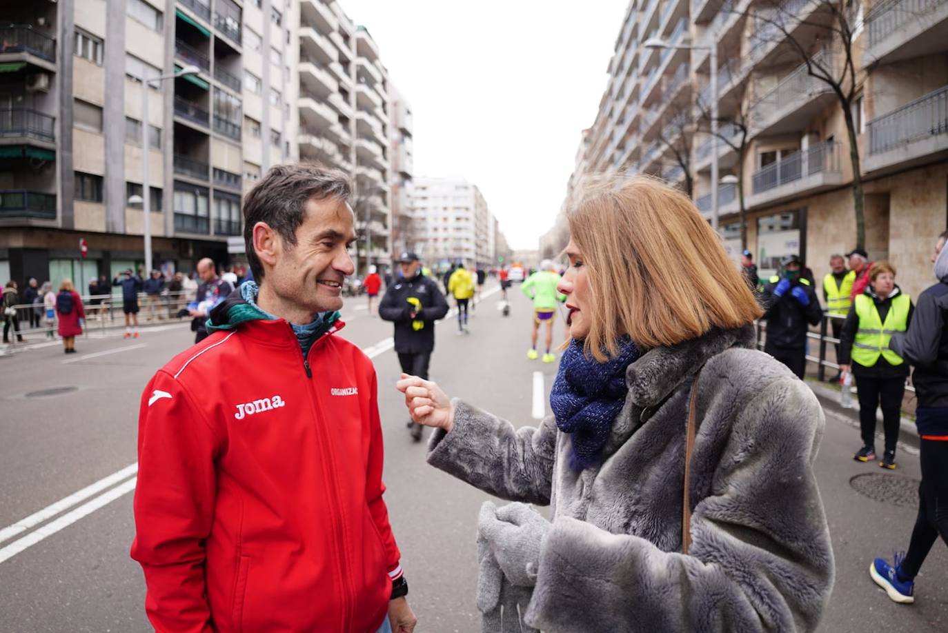 Todas las imágenes de cómo miles de salmantinos desafían al frío en la XIII Media Maratón