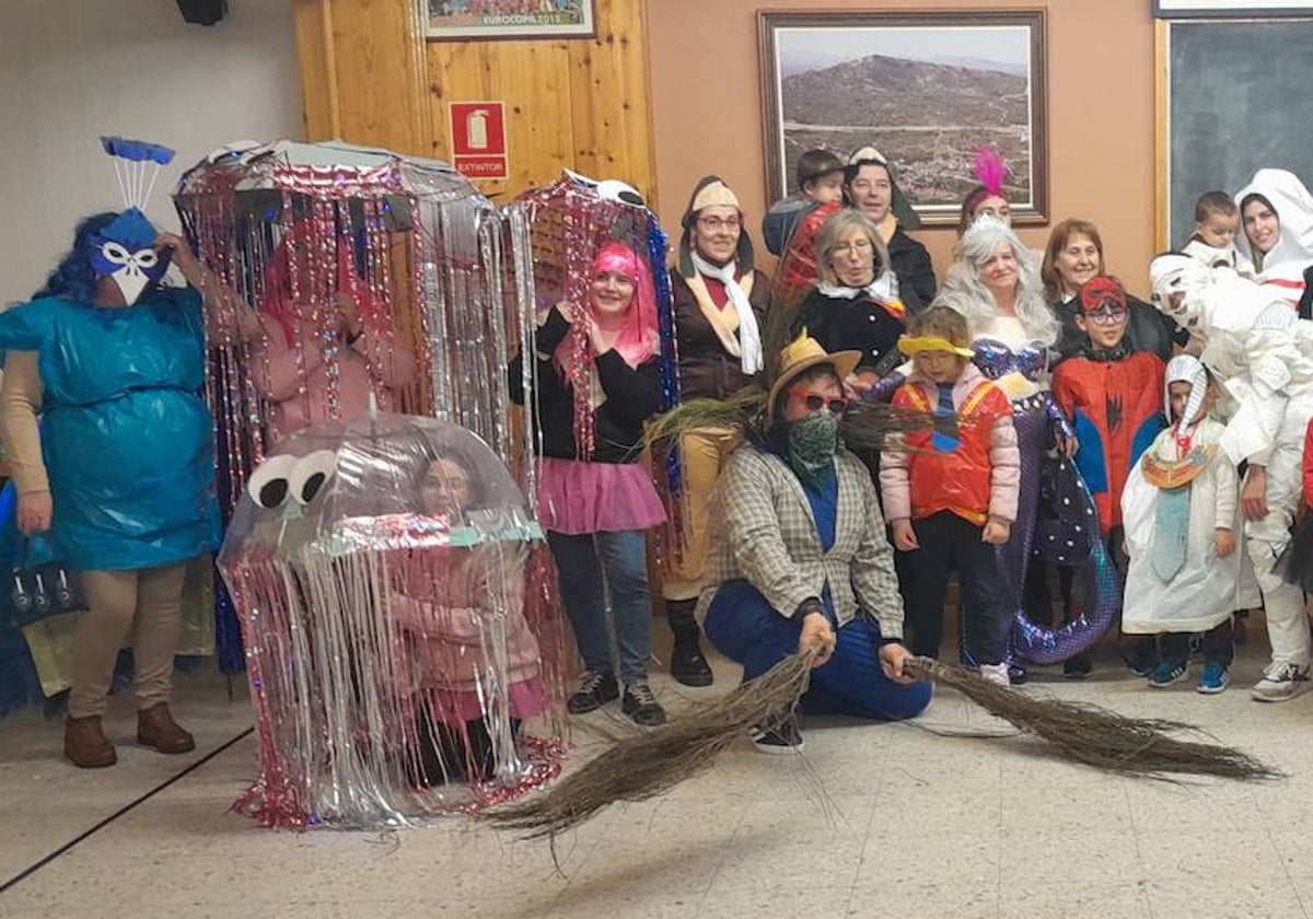 La casa de la cultura fue el punto final del desfile de Carnaval.