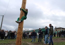 Ana, una de las quintas, sube al pincollo