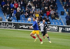 Jonny Arriba, en una acción del partido contra el Andorra.