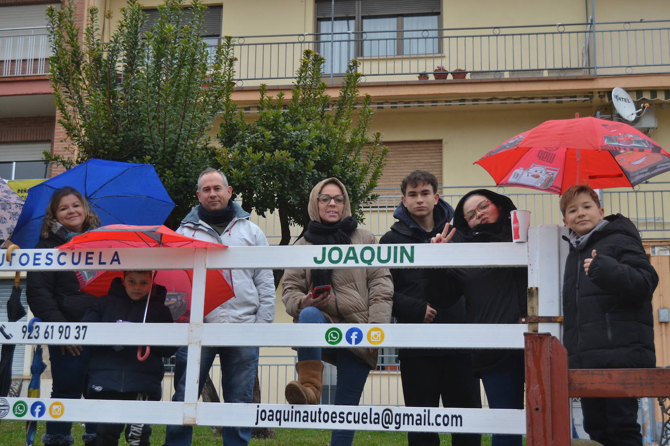 La lluvia no desluce el rápido encierro del lunes en el Carnaval del Toro