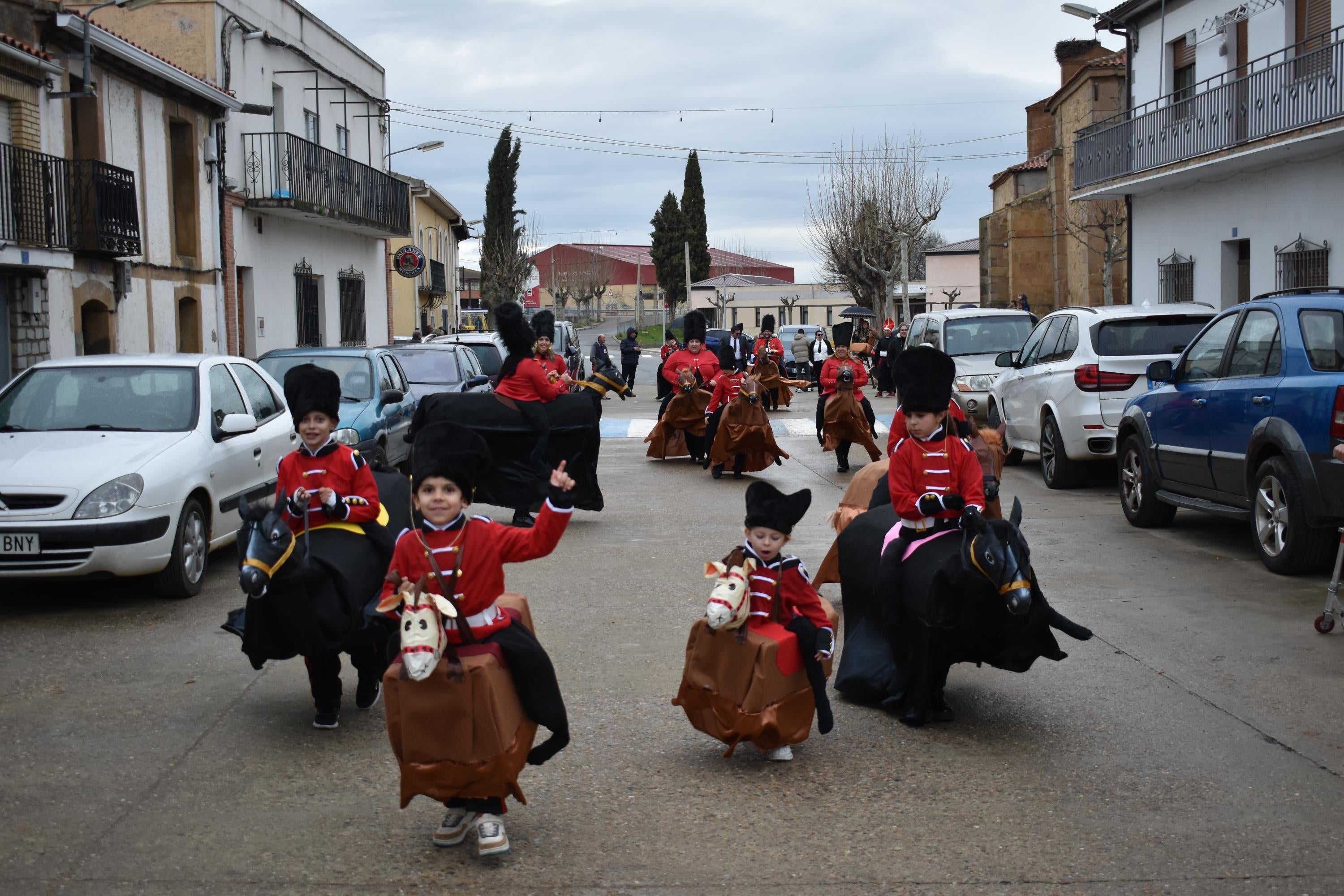 El cortejo fúnebre de la reina Isabel II o Jesucristo, presentes en el concurso de disfraces de Matilla de los Caños del Río
