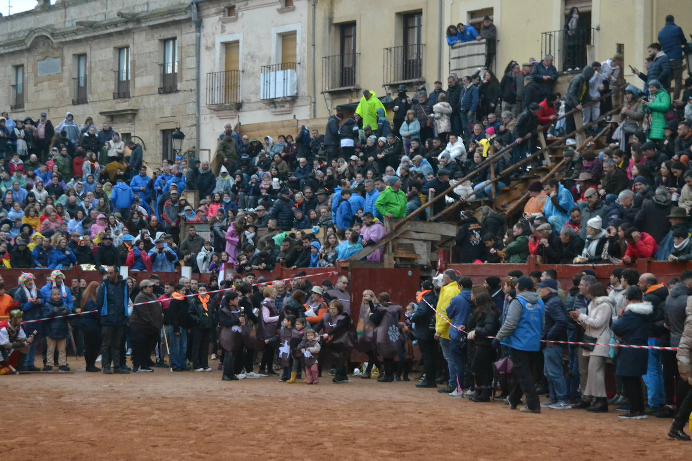 Una imponente charra conquista el Carnaval del Toro