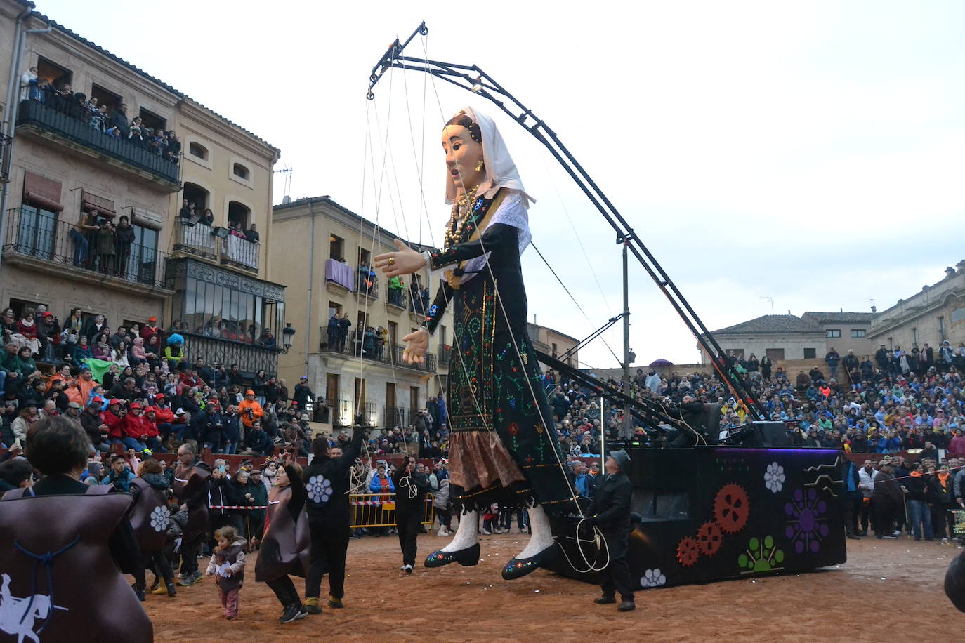 Una imponente charra conquista el Carnaval del Toro