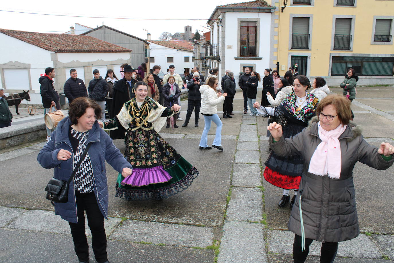 Los quintos de Los Santos no faltan a su cita festiva