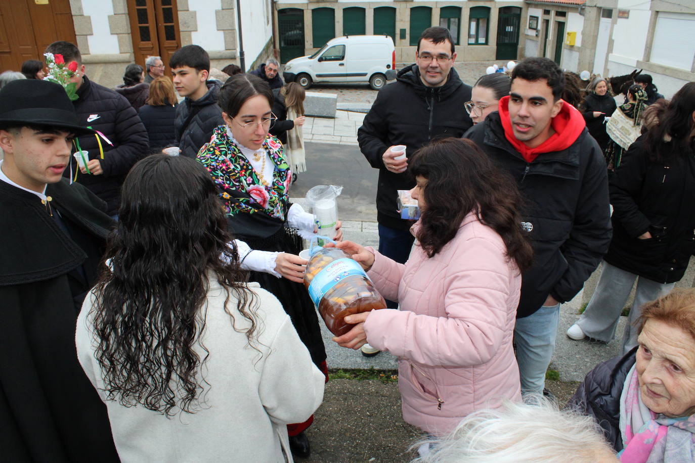 Los quintos de Los Santos no faltan a su cita festiva