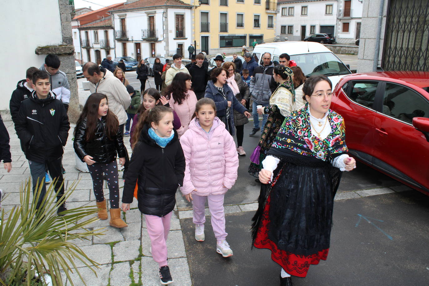 Los quintos de Los Santos no faltan a su cita festiva