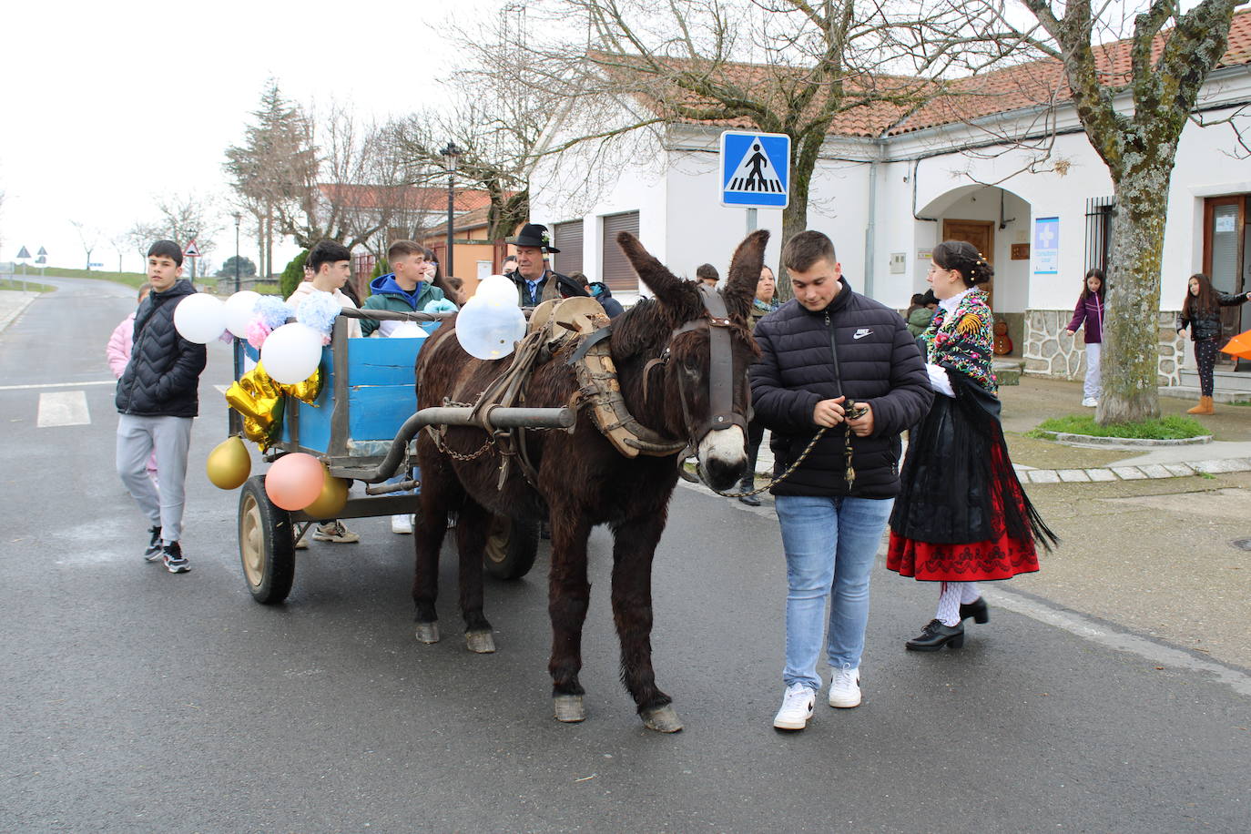 Los quintos de Los Santos no faltan a su cita festiva