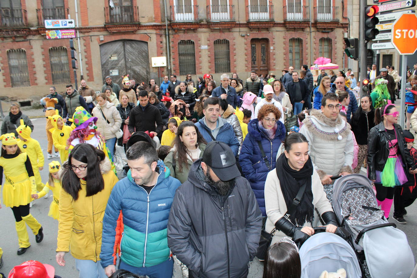 Guijuelo disfruta de su pasacalles con ritmo y sin lluvia
