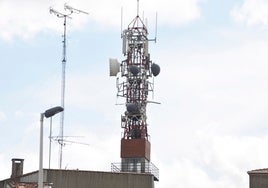 Antena de telefonía en la localidad de Ciudad Rodrigo.