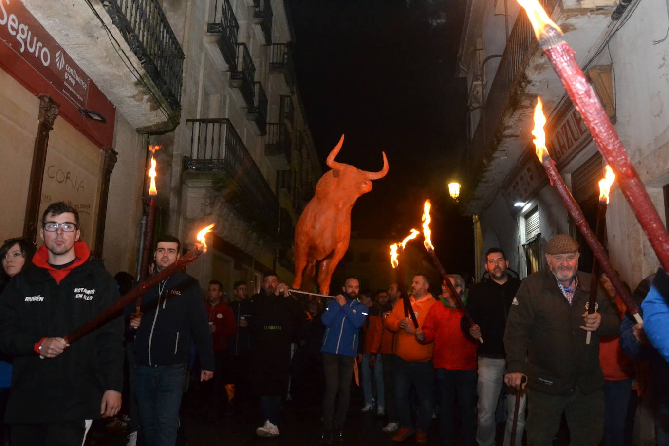 Los cenizos despiden con tristeza al Carnaval del Toro