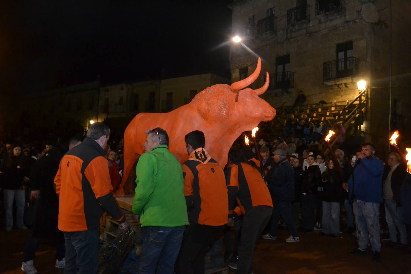 Los cenizos despiden con tristeza al Carnaval del Toro