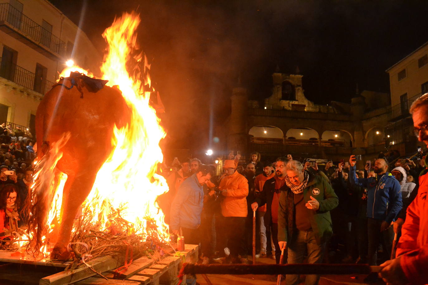 Los cenizos despiden con tristeza al Carnaval del Toro