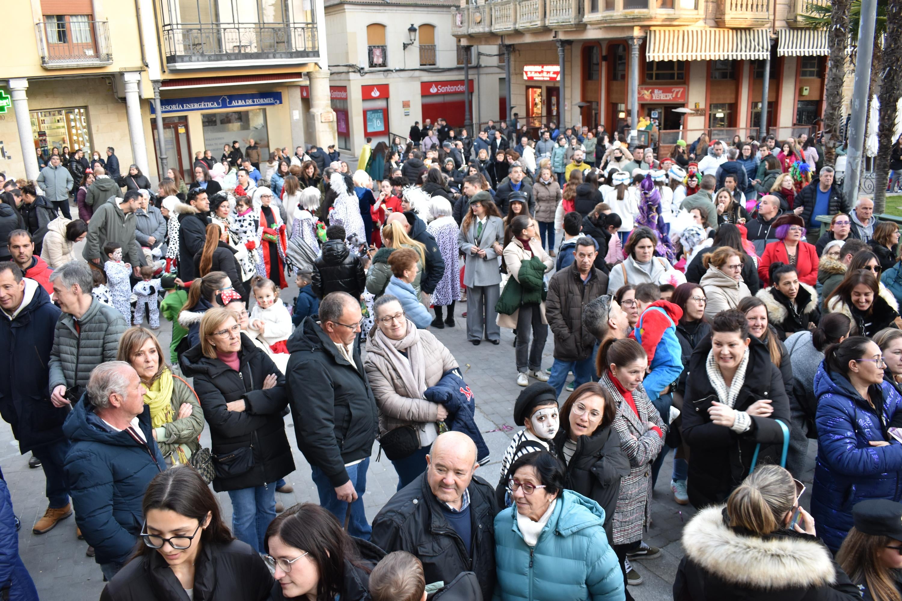 Derroche de imaginación y fantasía en un gran concurso de disfraces en Alba de Tormes